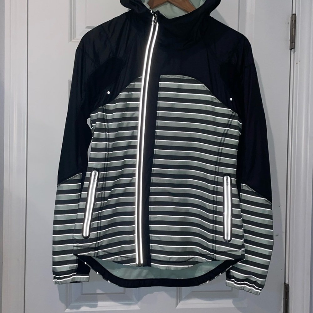 Lululemon Hooded Running Jacket with Reflectors—6–Seafoam/Grey/Black